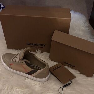 Burberry Beige Sneakers with Red Accent
